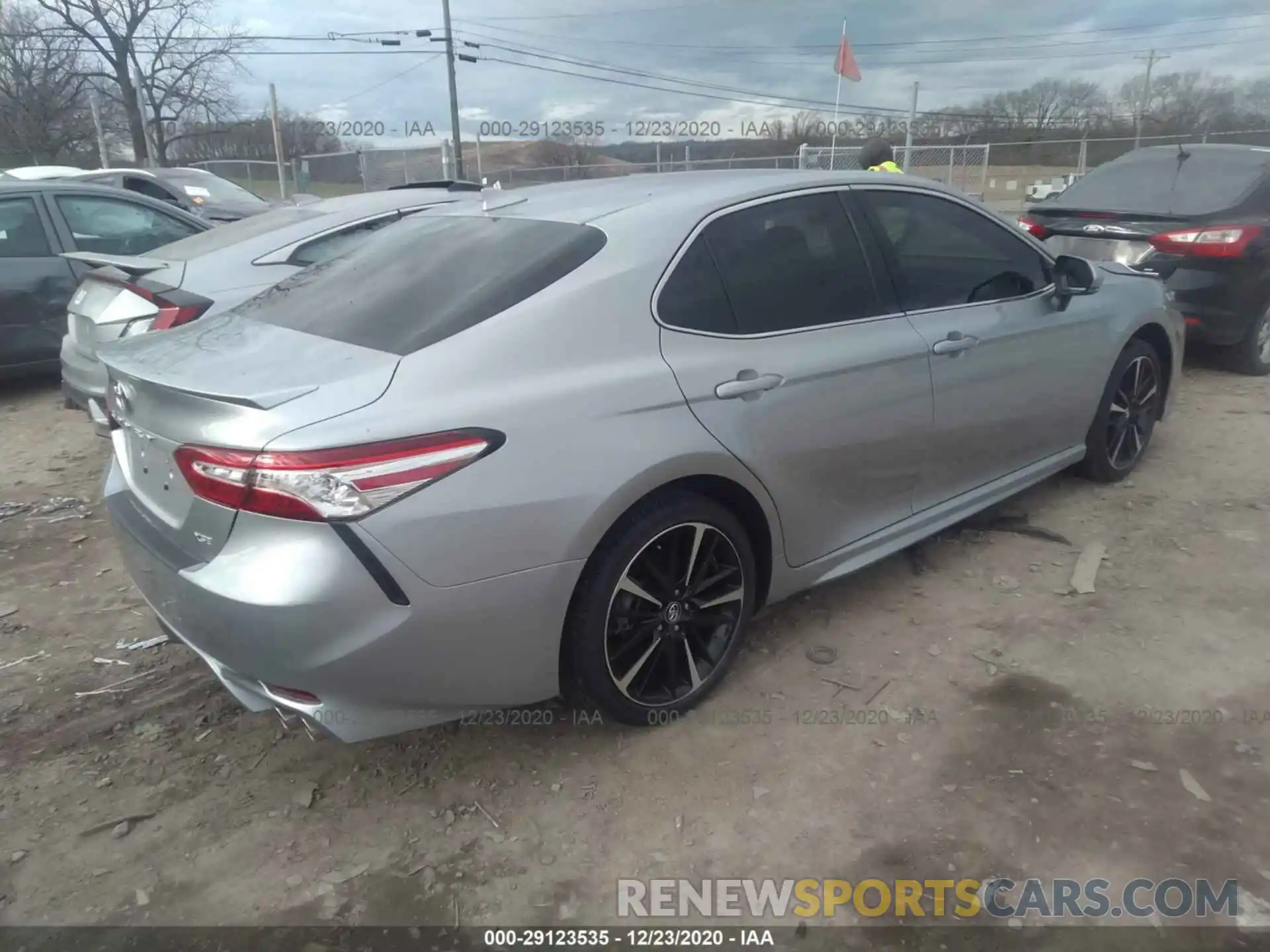 4 Photograph of a damaged car 4T1K61AK8LU313528 TOYOTA CAMRY 2020