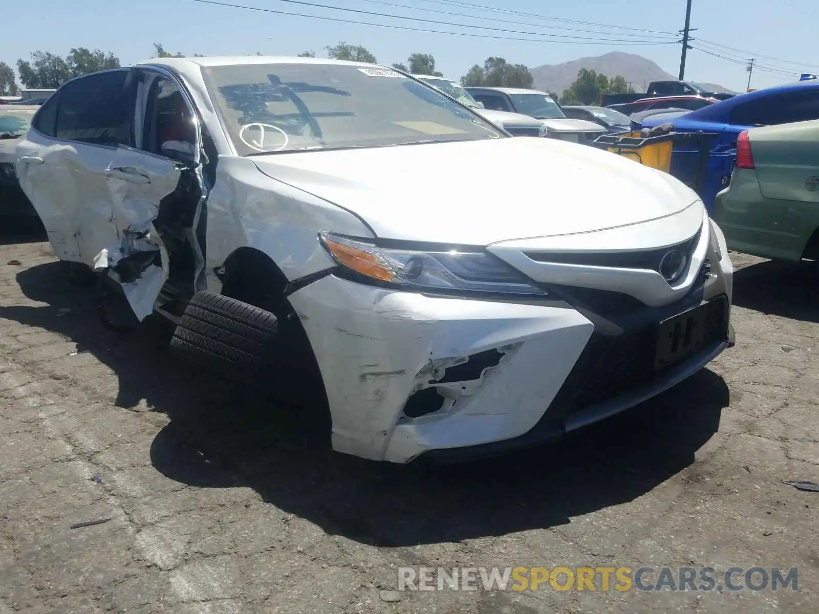 1 Photograph of a damaged car 4T1K61AK8LU318860 TOYOTA CAMRY 2020