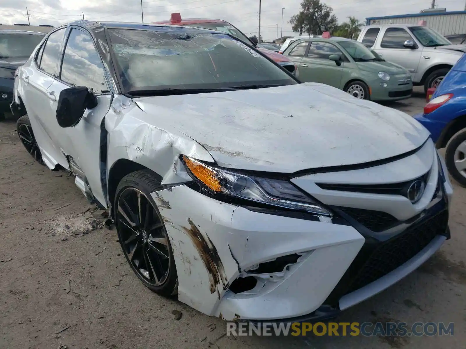 1 Photograph of a damaged car 4T1K61AK8LU320088 TOYOTA CAMRY 2020