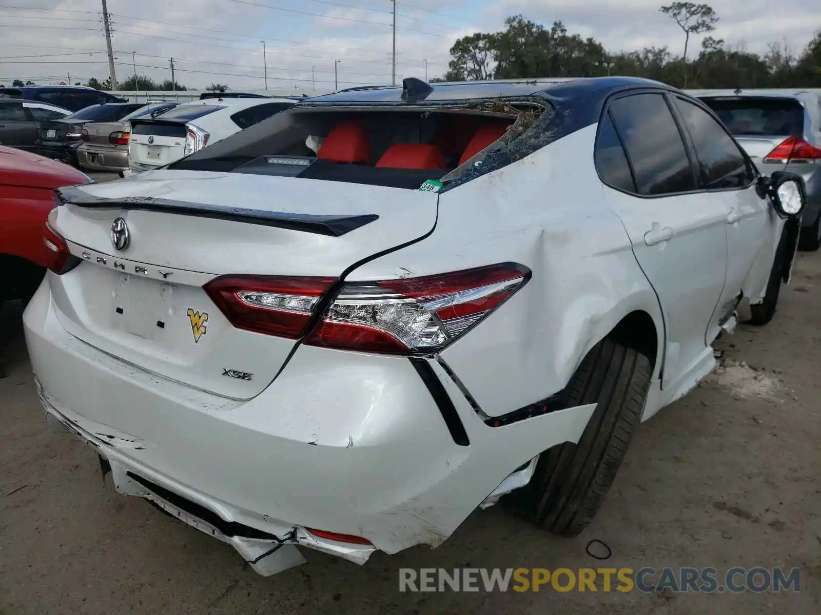 4 Photograph of a damaged car 4T1K61AK8LU320088 TOYOTA CAMRY 2020