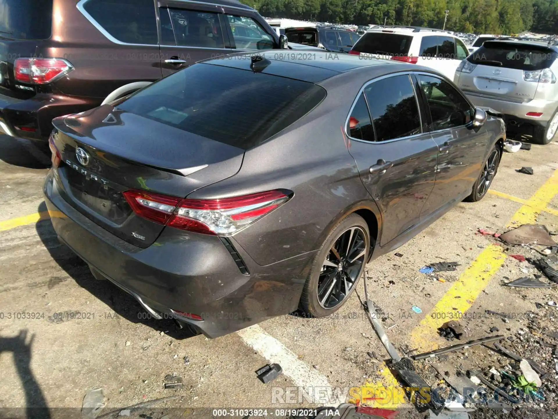 4 Photograph of a damaged car 4T1K61AK8LU322424 TOYOTA CAMRY 2020