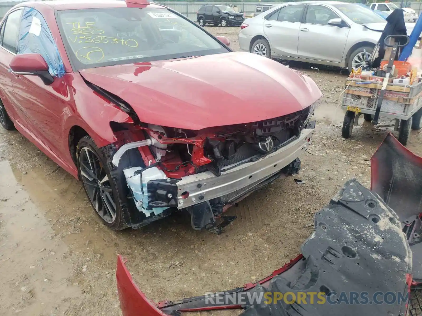 9 Photograph of a damaged car 4T1K61AK8LU365340 TOYOTA CAMRY 2020