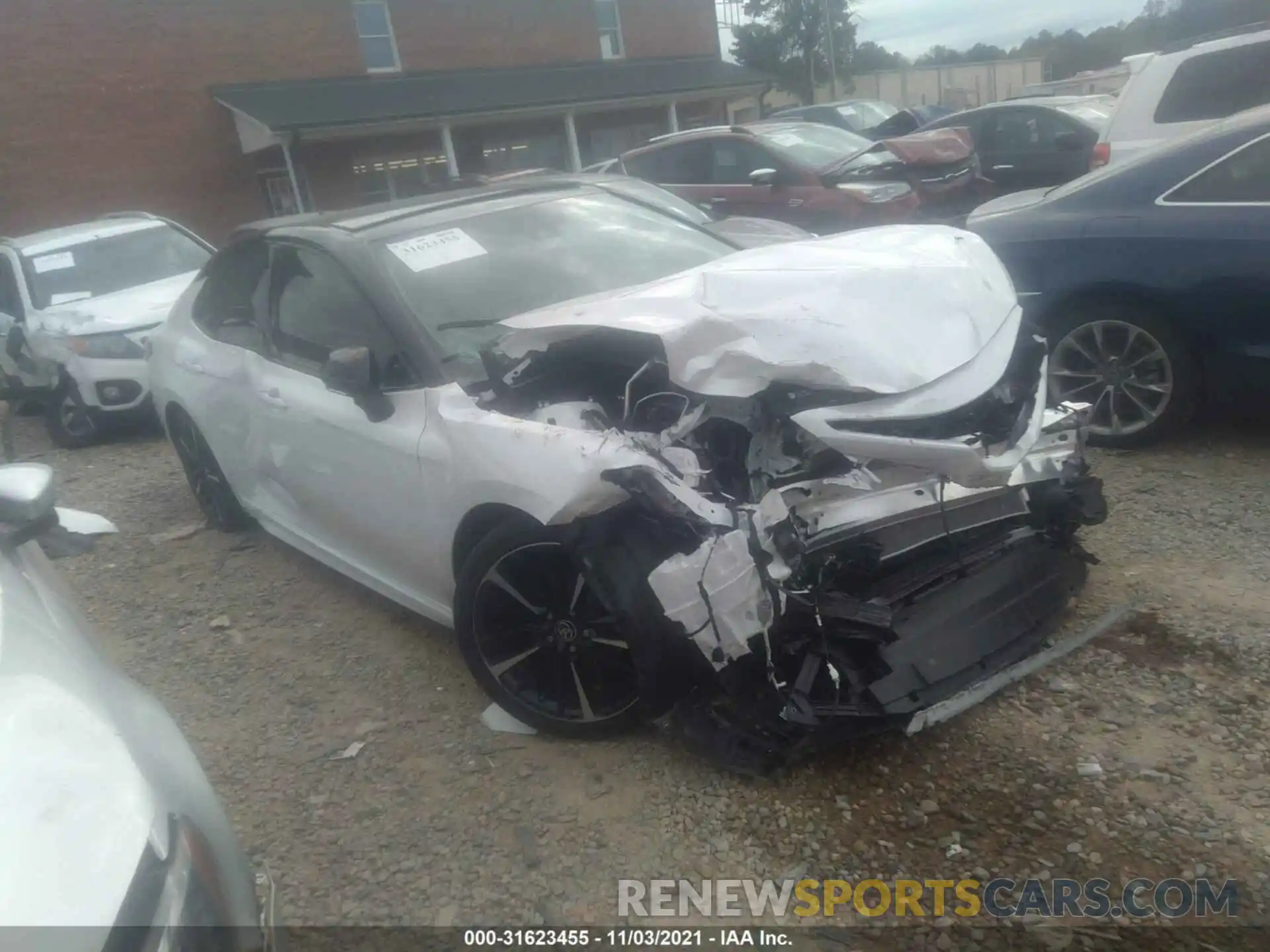 1 Photograph of a damaged car 4T1K61AK8LU374961 TOYOTA CAMRY 2020