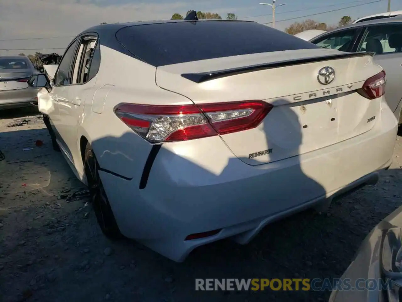 3 Photograph of a damaged car 4T1K61AK8LU375589 TOYOTA CAMRY 2020