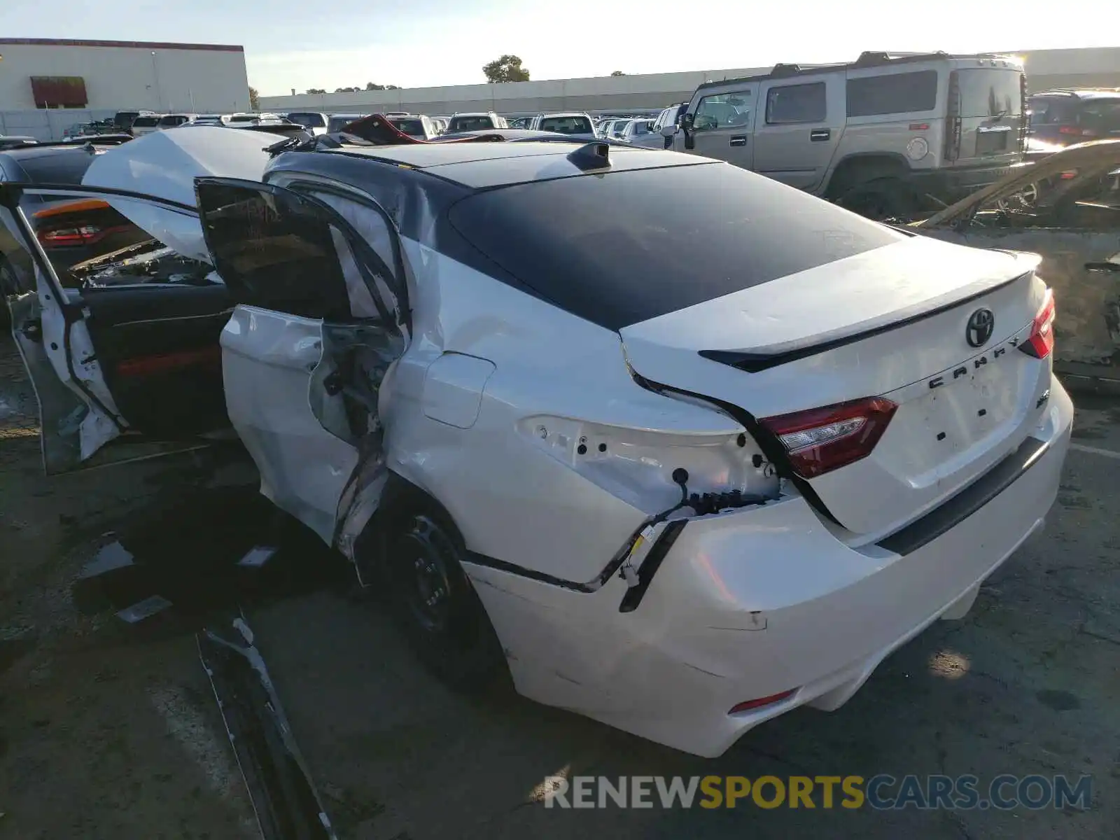 3 Photograph of a damaged car 4T1K61AK8LU377259 TOYOTA CAMRY 2020