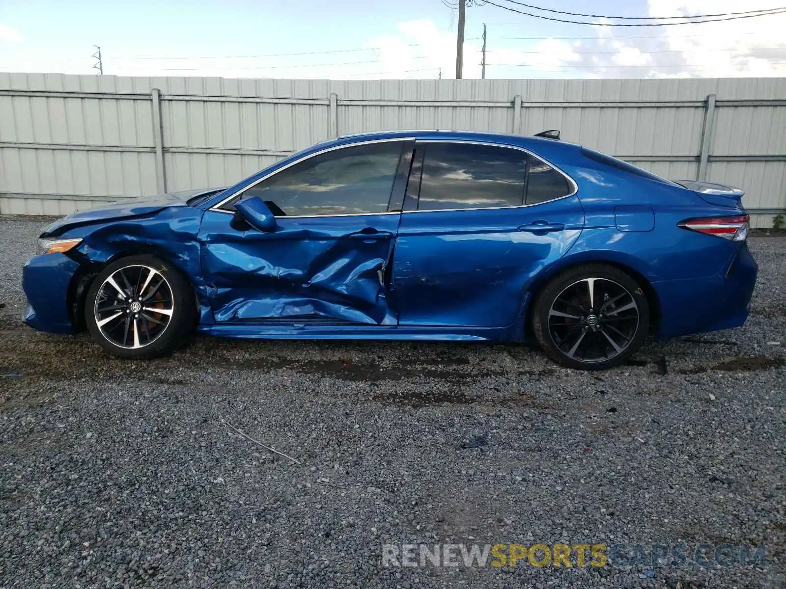 9 Photograph of a damaged car 4T1K61AK8LU382753 TOYOTA CAMRY 2020