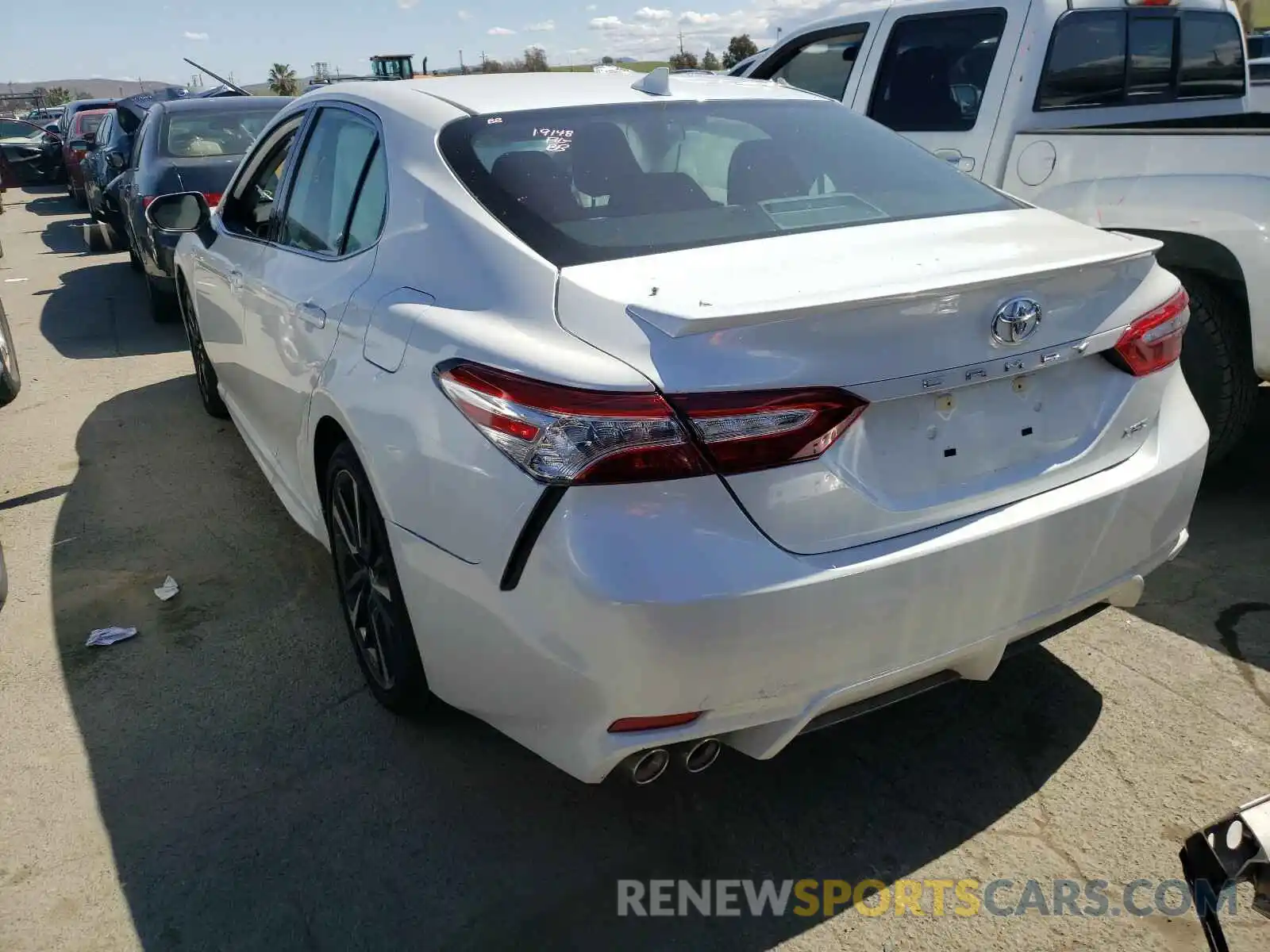 3 Photograph of a damaged car 4T1K61AK8LU385006 TOYOTA CAMRY 2020