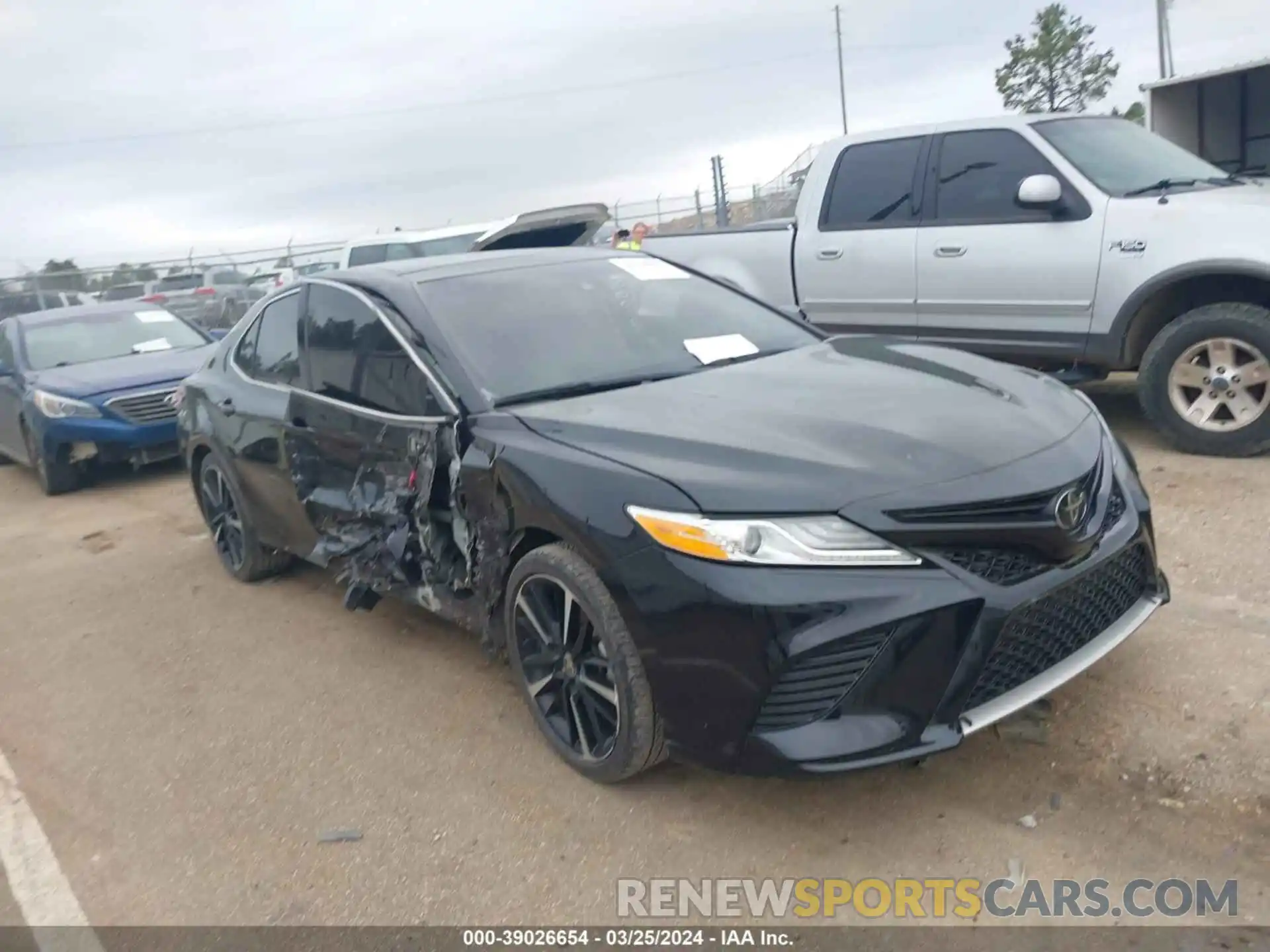 1 Photograph of a damaged car 4T1K61AK8LU398712 TOYOTA CAMRY 2020