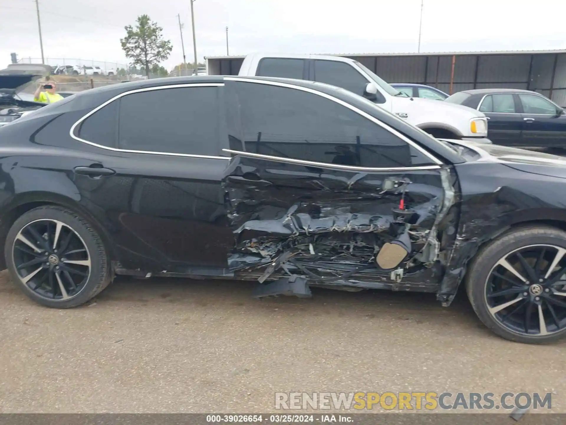 13 Photograph of a damaged car 4T1K61AK8LU398712 TOYOTA CAMRY 2020