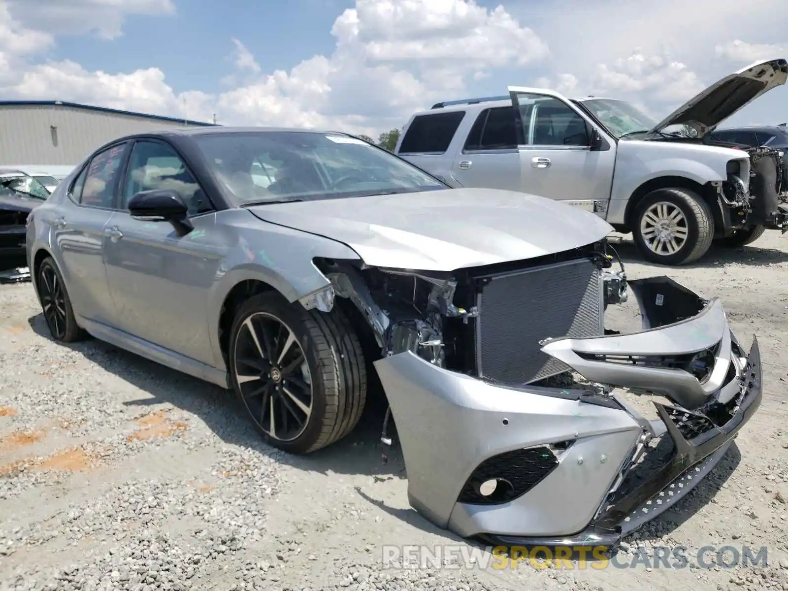 1 Photograph of a damaged car 4T1K61AK8LU399598 TOYOTA CAMRY 2020