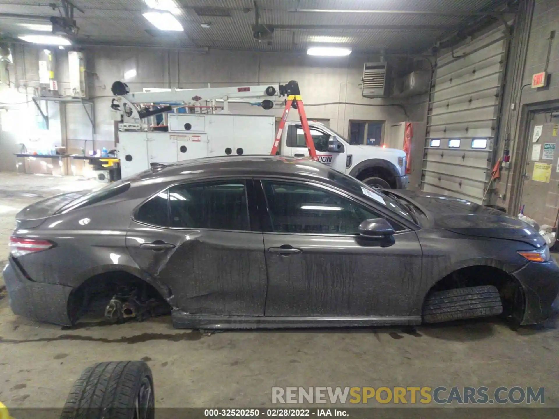 6 Photograph of a damaged car 4T1K61AK8LU506326 TOYOTA CAMRY 2020