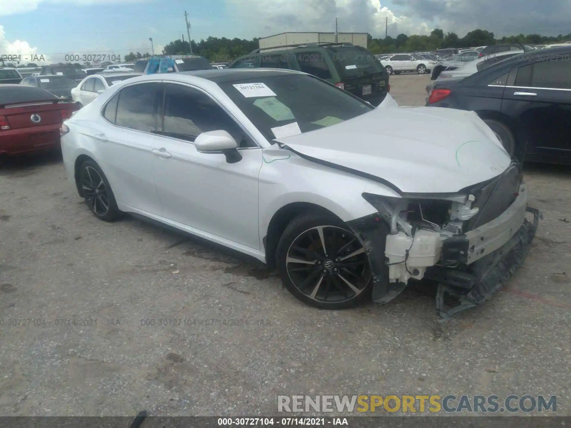 1 Photograph of a damaged car 4T1K61AK8LU860122 TOYOTA CAMRY 2020