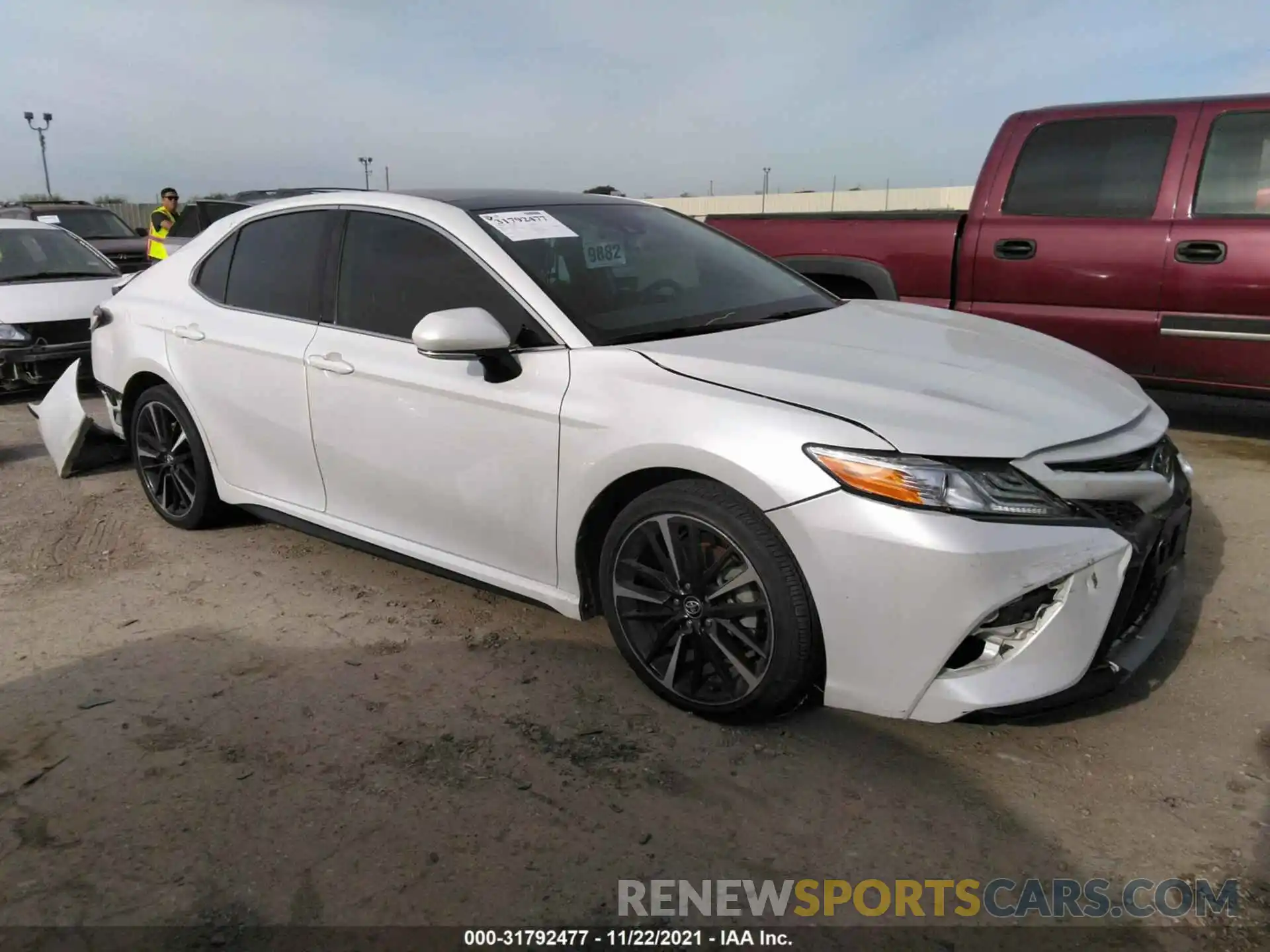 1 Photograph of a damaged car 4T1K61AK8LU865837 TOYOTA CAMRY 2020