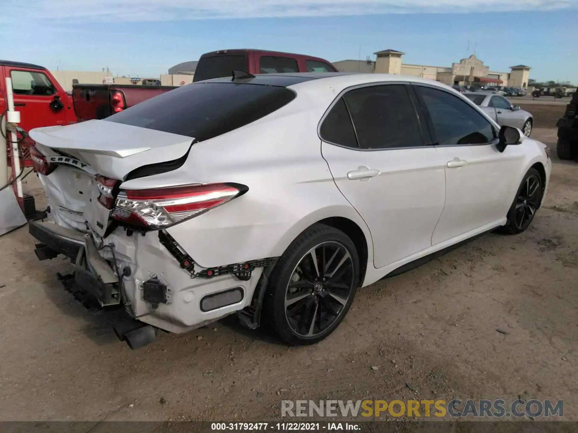 4 Photograph of a damaged car 4T1K61AK8LU865837 TOYOTA CAMRY 2020