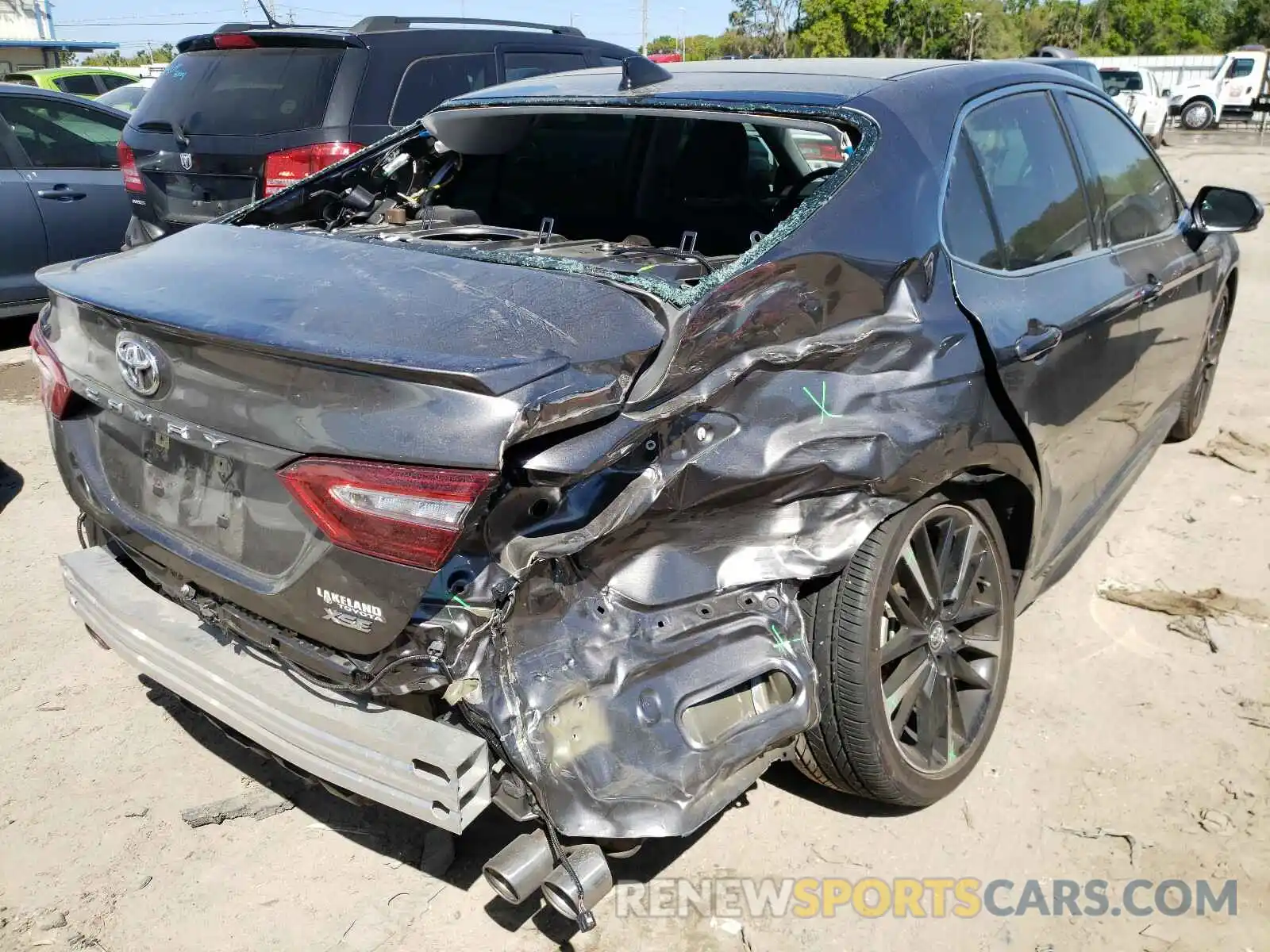 4 Photograph of a damaged car 4T1K61AK8LU874151 TOYOTA CAMRY 2020