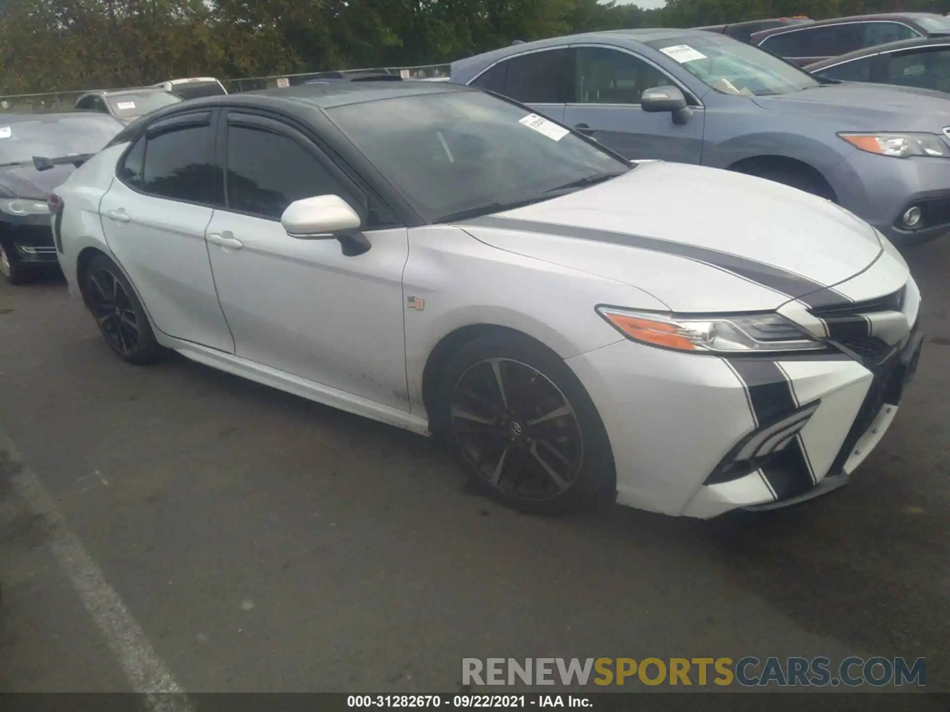 1 Photograph of a damaged car 4T1K61AK8LU916298 TOYOTA CAMRY 2020