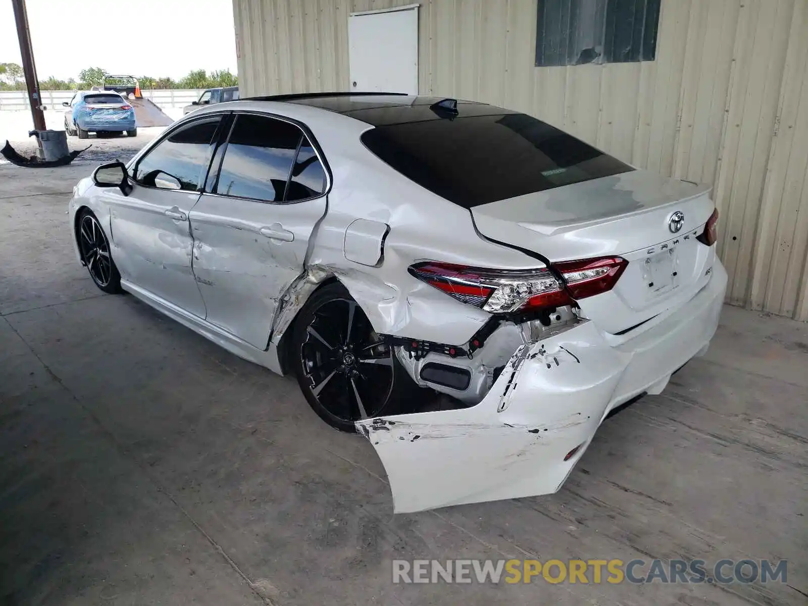 3 Photograph of a damaged car 4T1K61AK8LU937541 TOYOTA CAMRY 2020