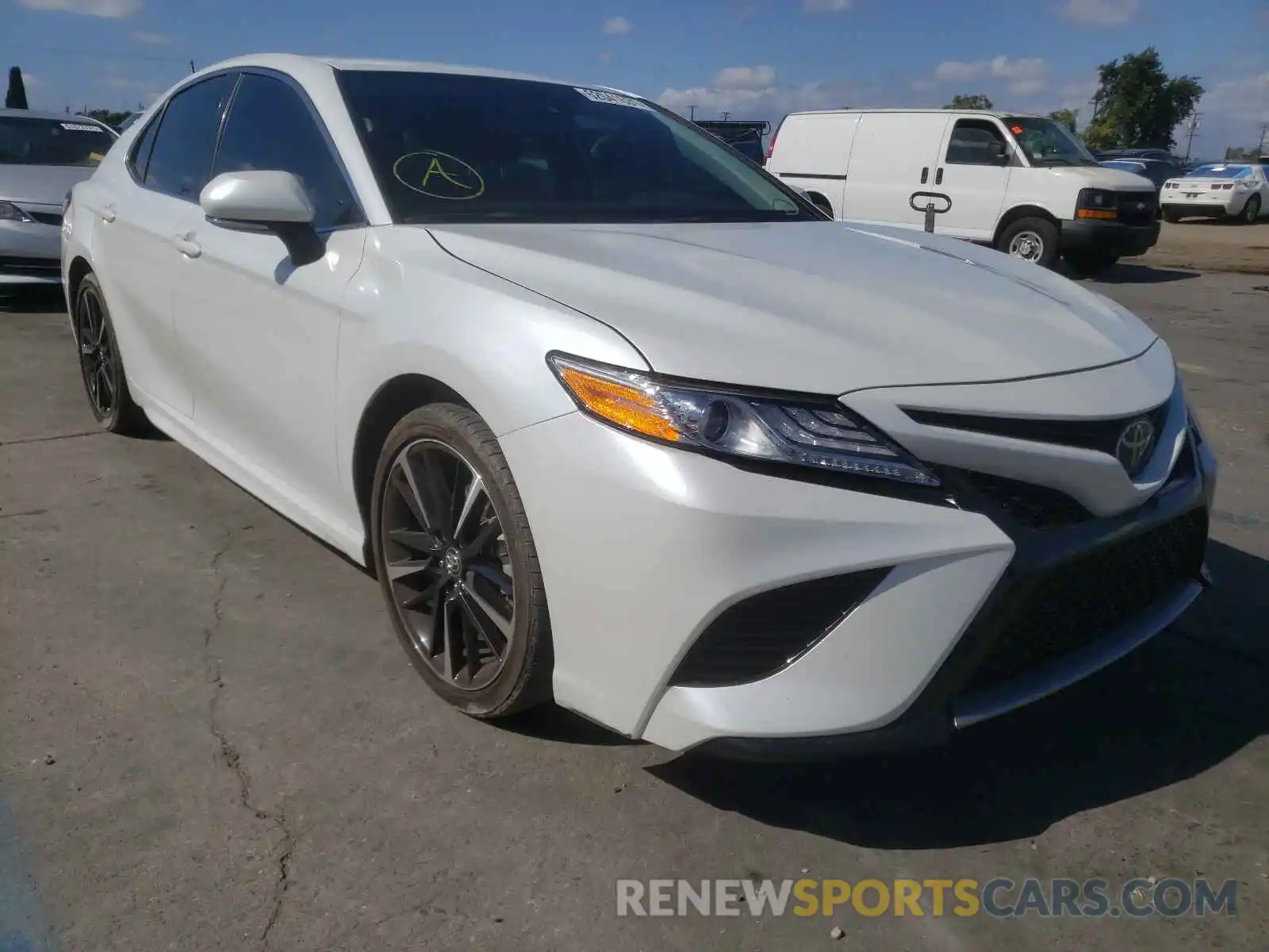 1 Photograph of a damaged car 4T1K61AK8LU943890 TOYOTA CAMRY 2020