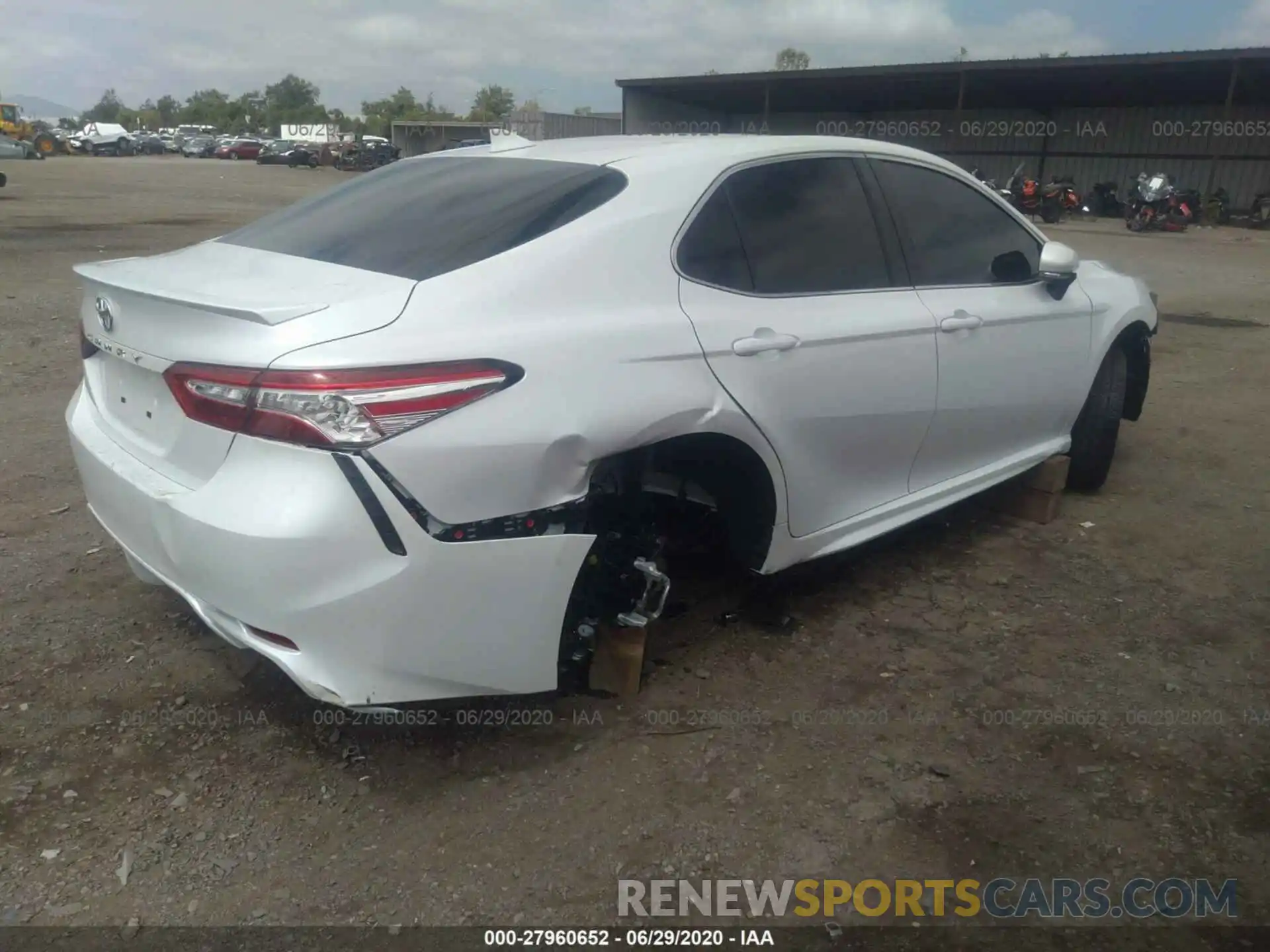 4 Photograph of a damaged car 4T1K61AK8LU950595 TOYOTA CAMRY 2020