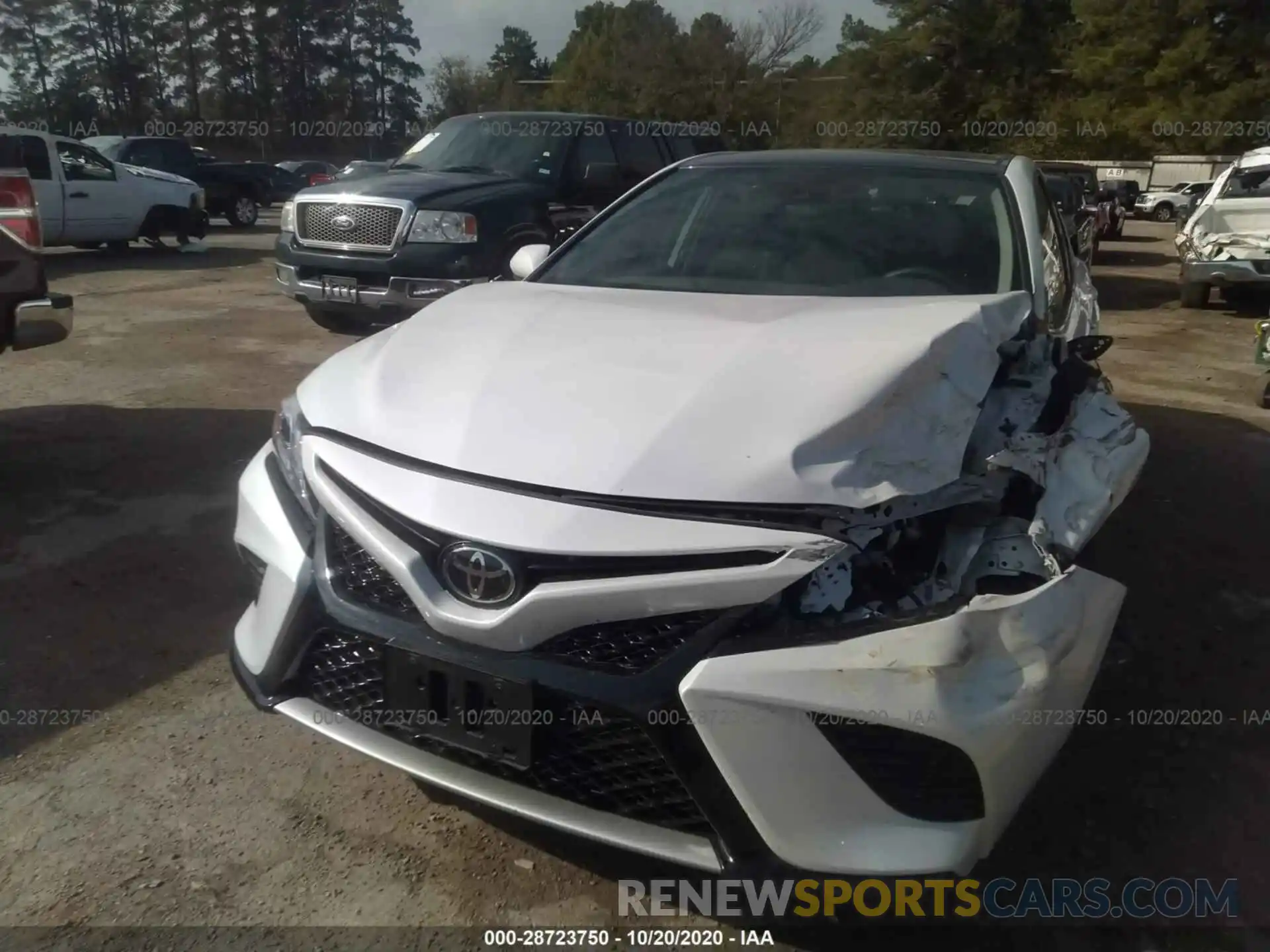 10 Photograph of a damaged car 4T1K61AK8LU958972 TOYOTA CAMRY 2020