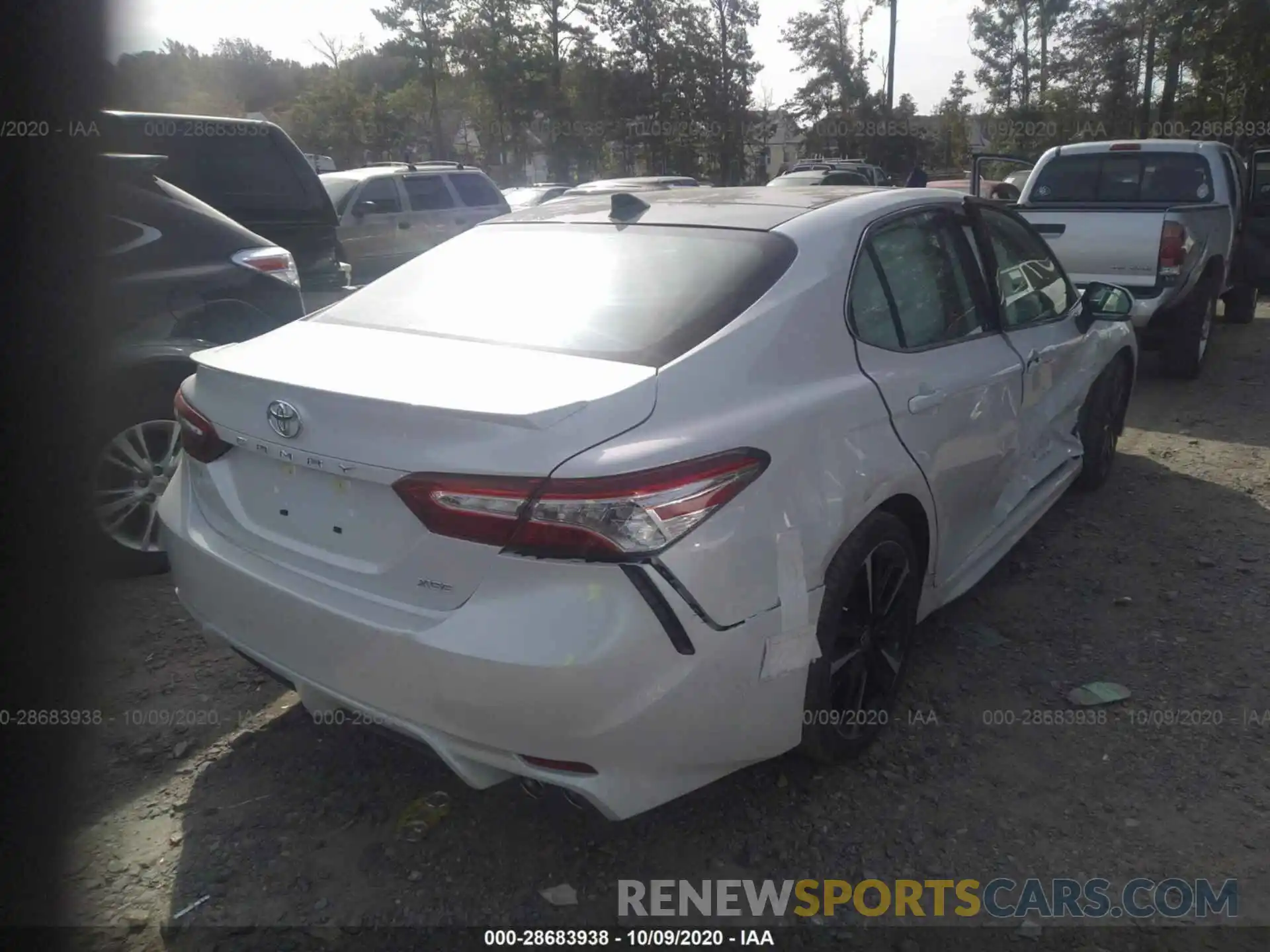 4 Photograph of a damaged car 4T1K61AK8LU970944 TOYOTA CAMRY 2020