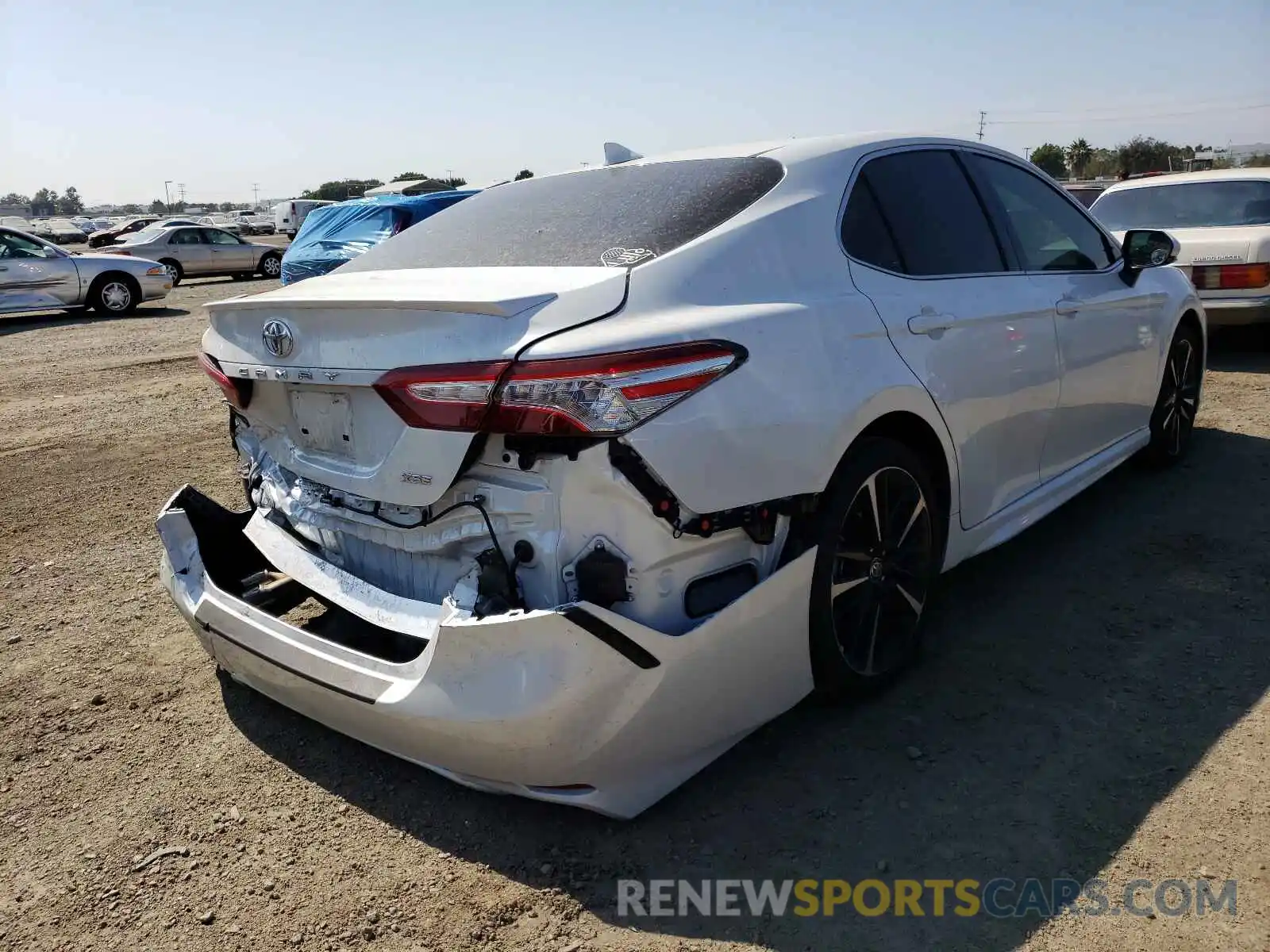 4 Photograph of a damaged car 4T1K61AK8LU985220 TOYOTA CAMRY 2020