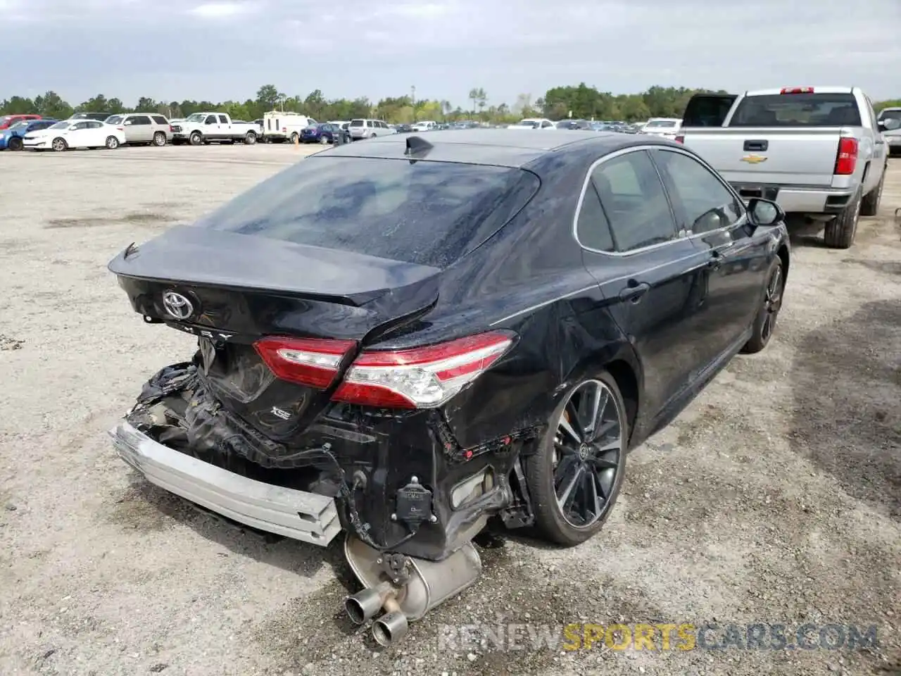 4 Photograph of a damaged car 4T1K61AK8LU995634 TOYOTA CAMRY 2020