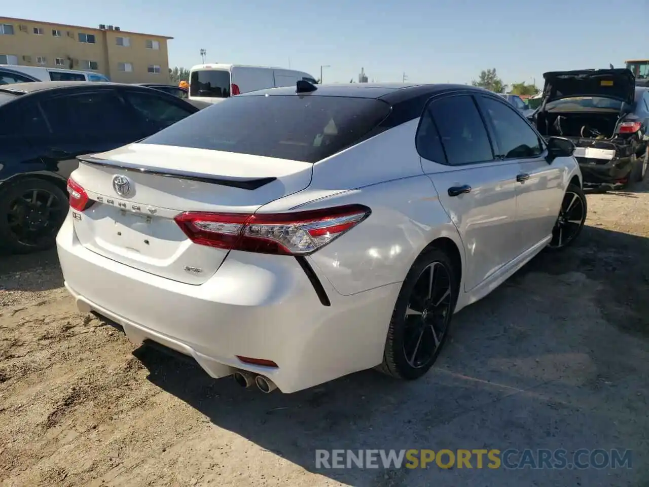 4 Photograph of a damaged car 4T1K61AK9LU303879 TOYOTA CAMRY 2020