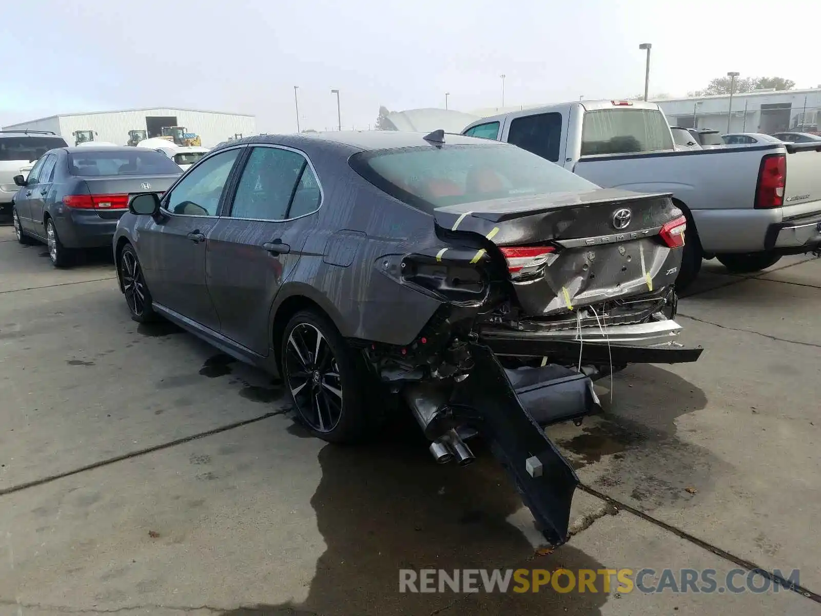 3 Photograph of a damaged car 4T1K61AK9LU319404 TOYOTA CAMRY 2020