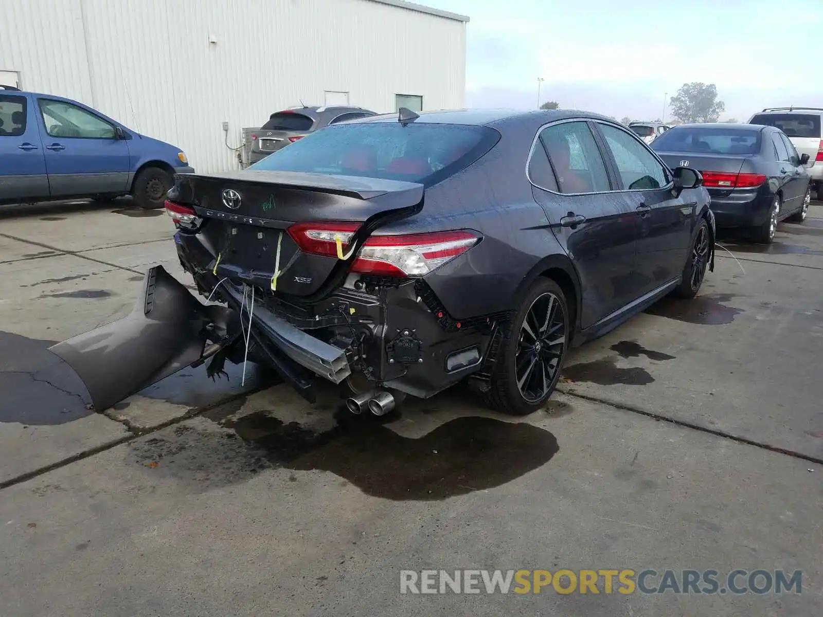 4 Photograph of a damaged car 4T1K61AK9LU319404 TOYOTA CAMRY 2020