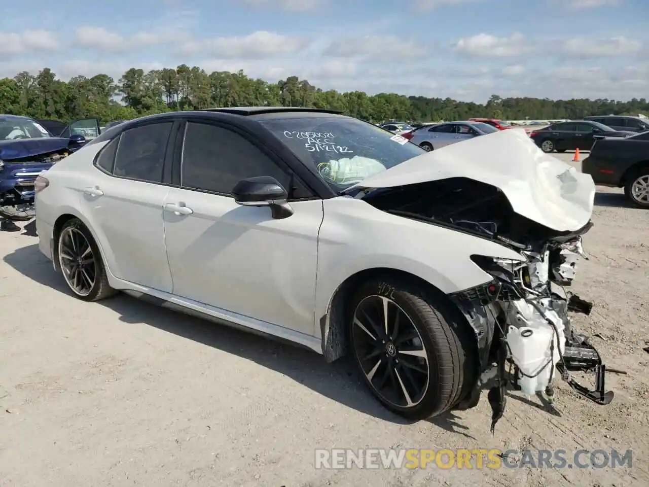 1 Photograph of a damaged car 4T1K61AK9LU320875 TOYOTA CAMRY 2020