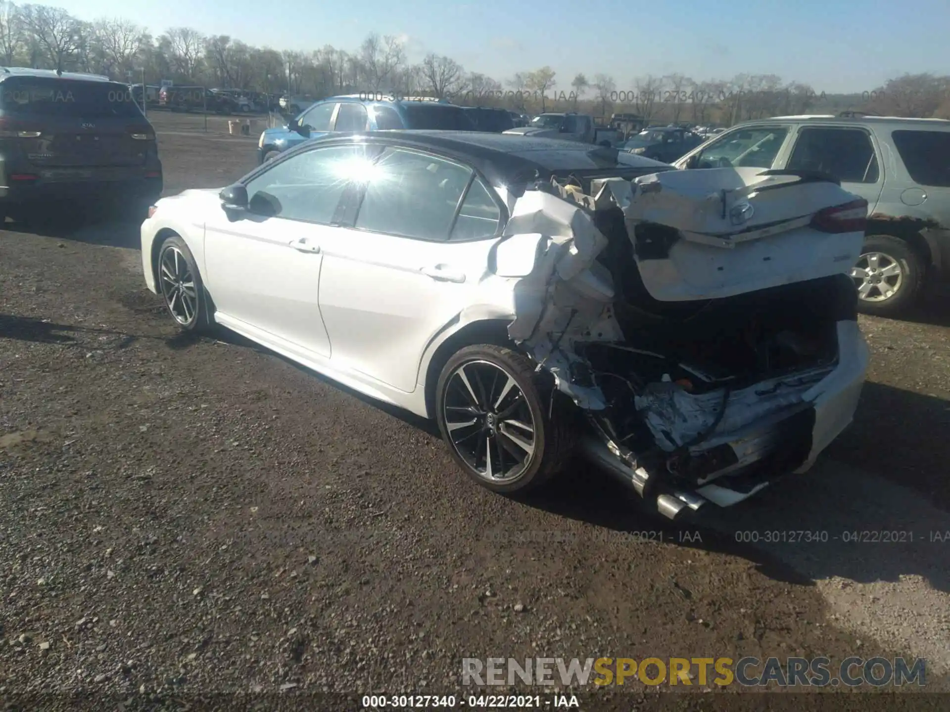 3 Photograph of a damaged car 4T1K61AK9LU331763 TOYOTA CAMRY 2020