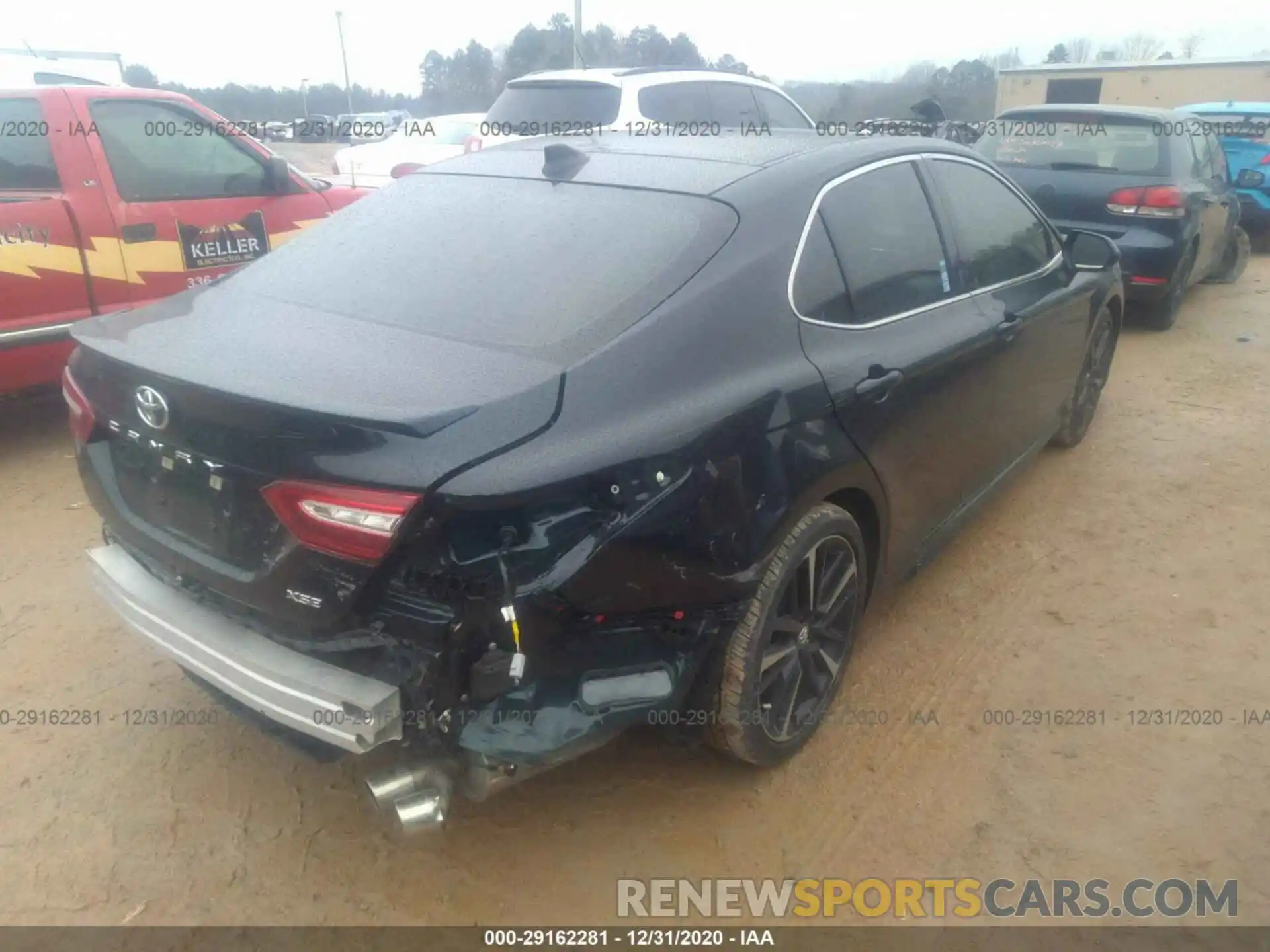 4 Photograph of a damaged car 4T1K61AK9LU338566 TOYOTA CAMRY 2020