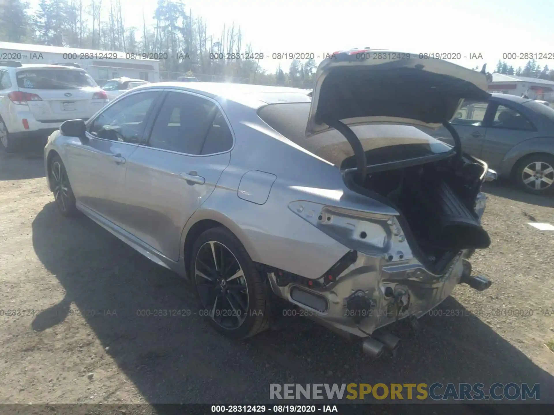 3 Photograph of a damaged car 4T1K61AK9LU340477 TOYOTA CAMRY 2020