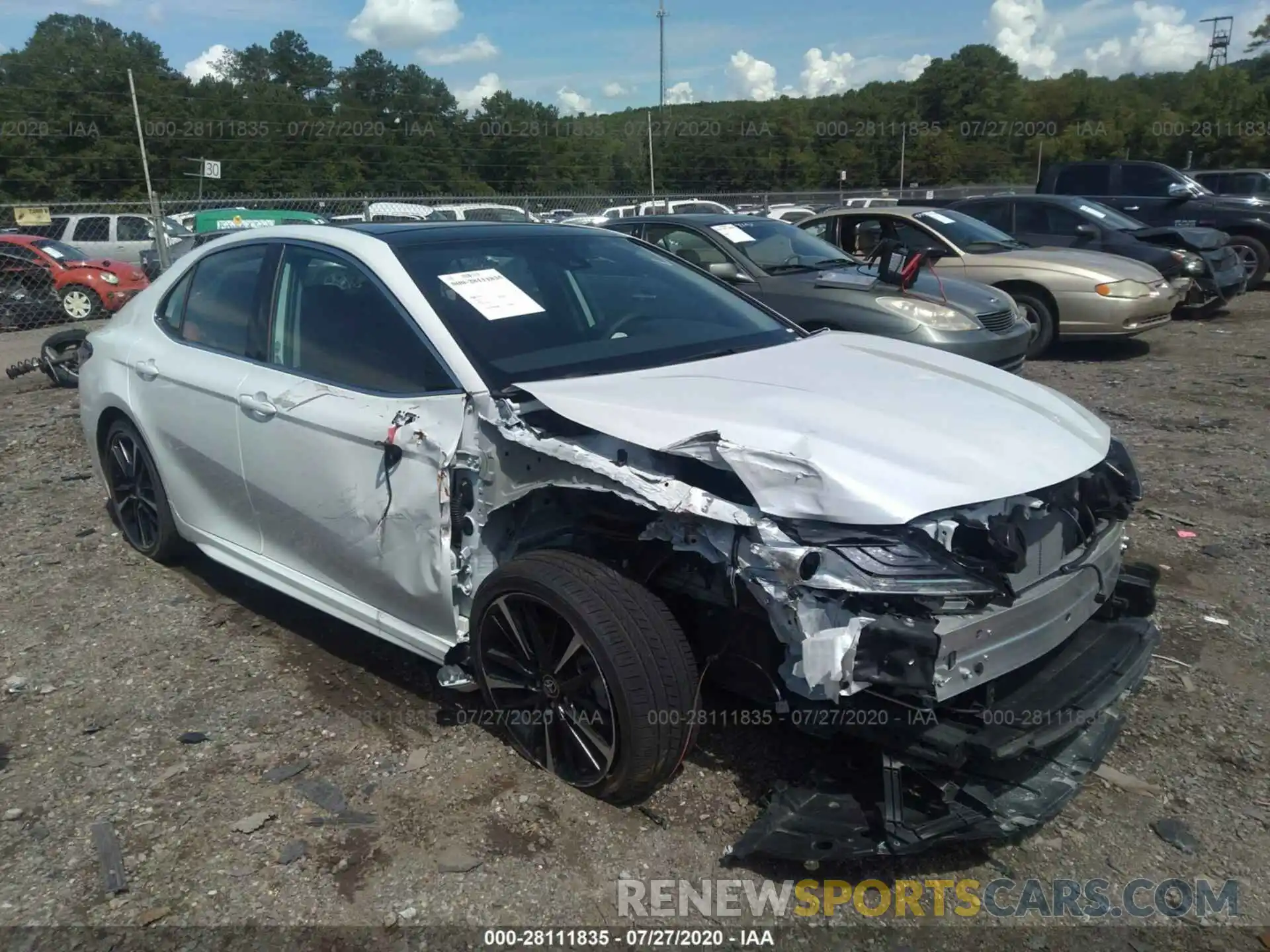 1 Photograph of a damaged car 4T1K61AK9LU360809 TOYOTA CAMRY 2020