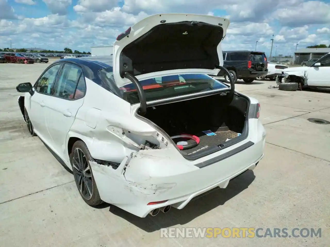 3 Photograph of a damaged car 4T1K61AK9LU362074 TOYOTA CAMRY 2020