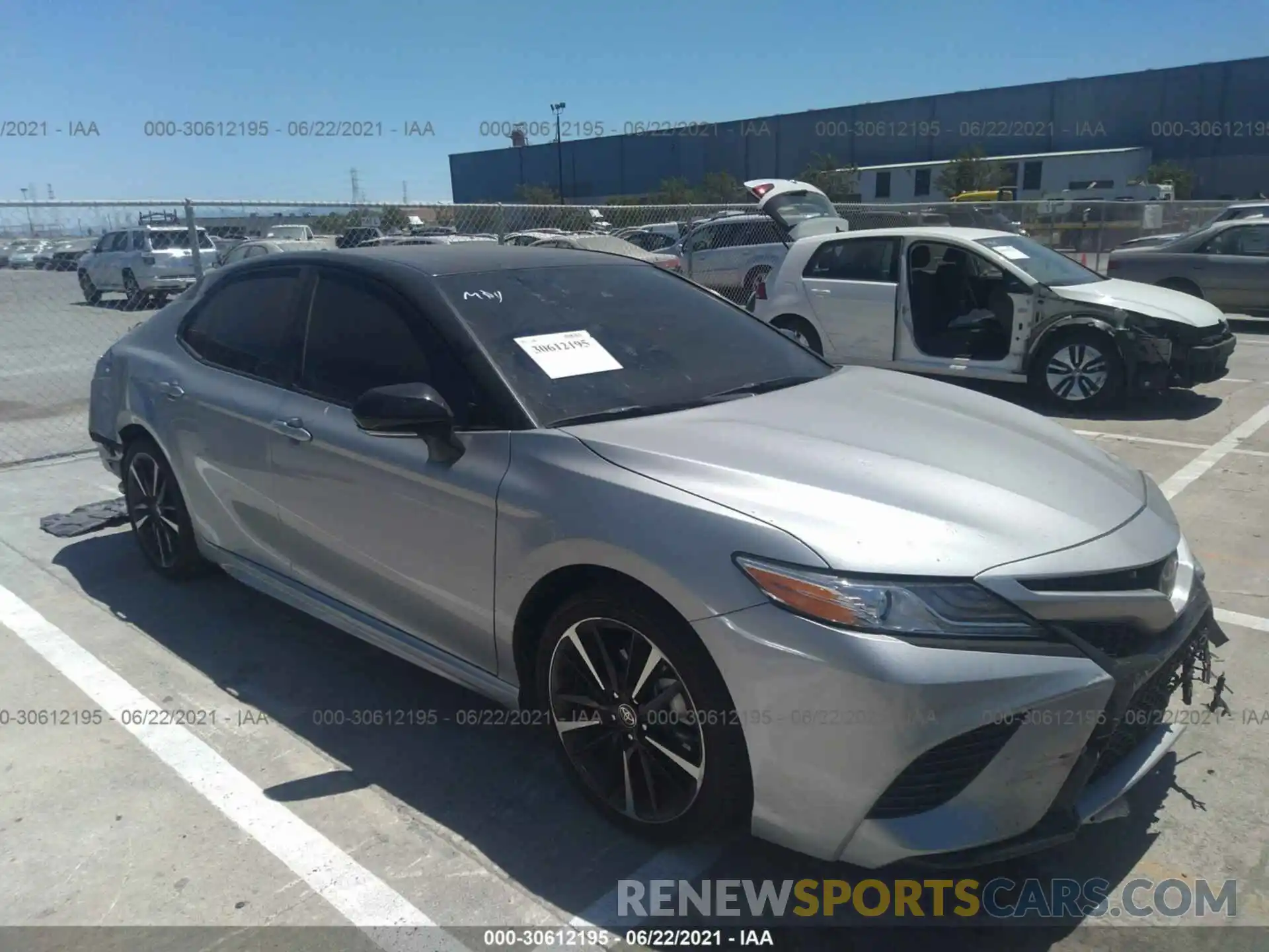 1 Photograph of a damaged car 4T1K61AK9LU370384 TOYOTA CAMRY 2020