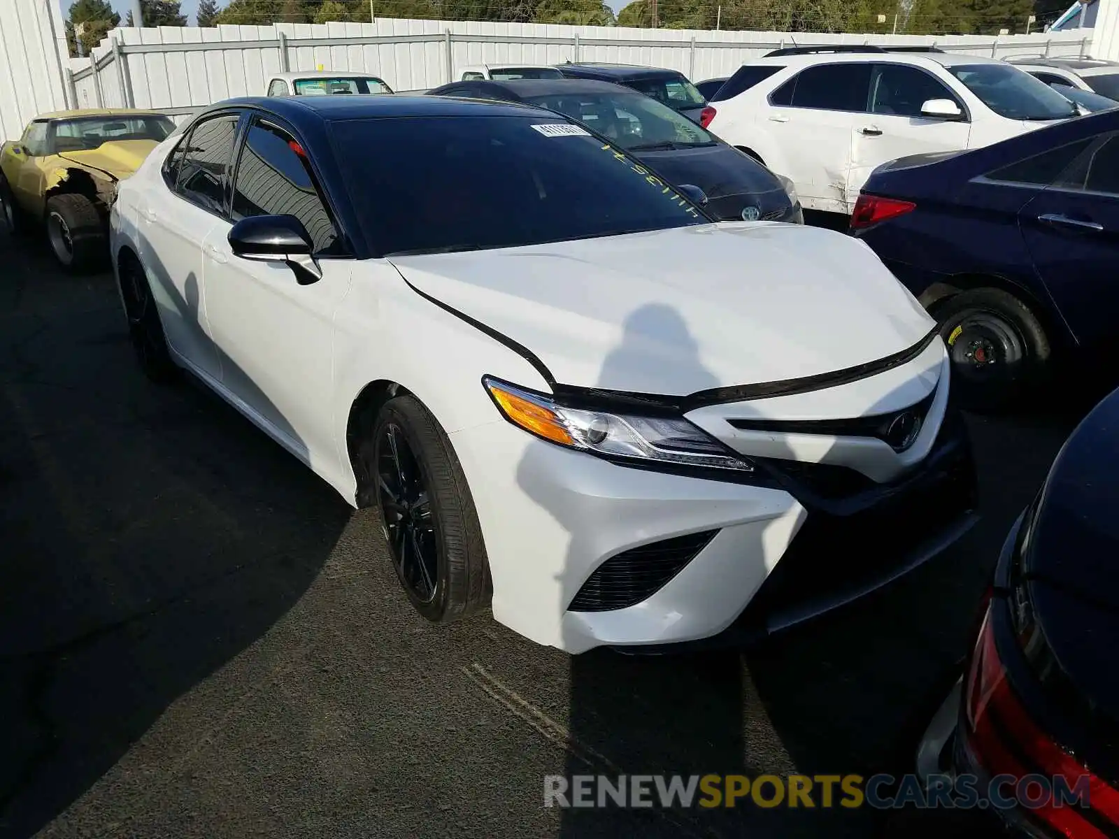 1 Photograph of a damaged car 4T1K61AK9LU370417 TOYOTA CAMRY 2020