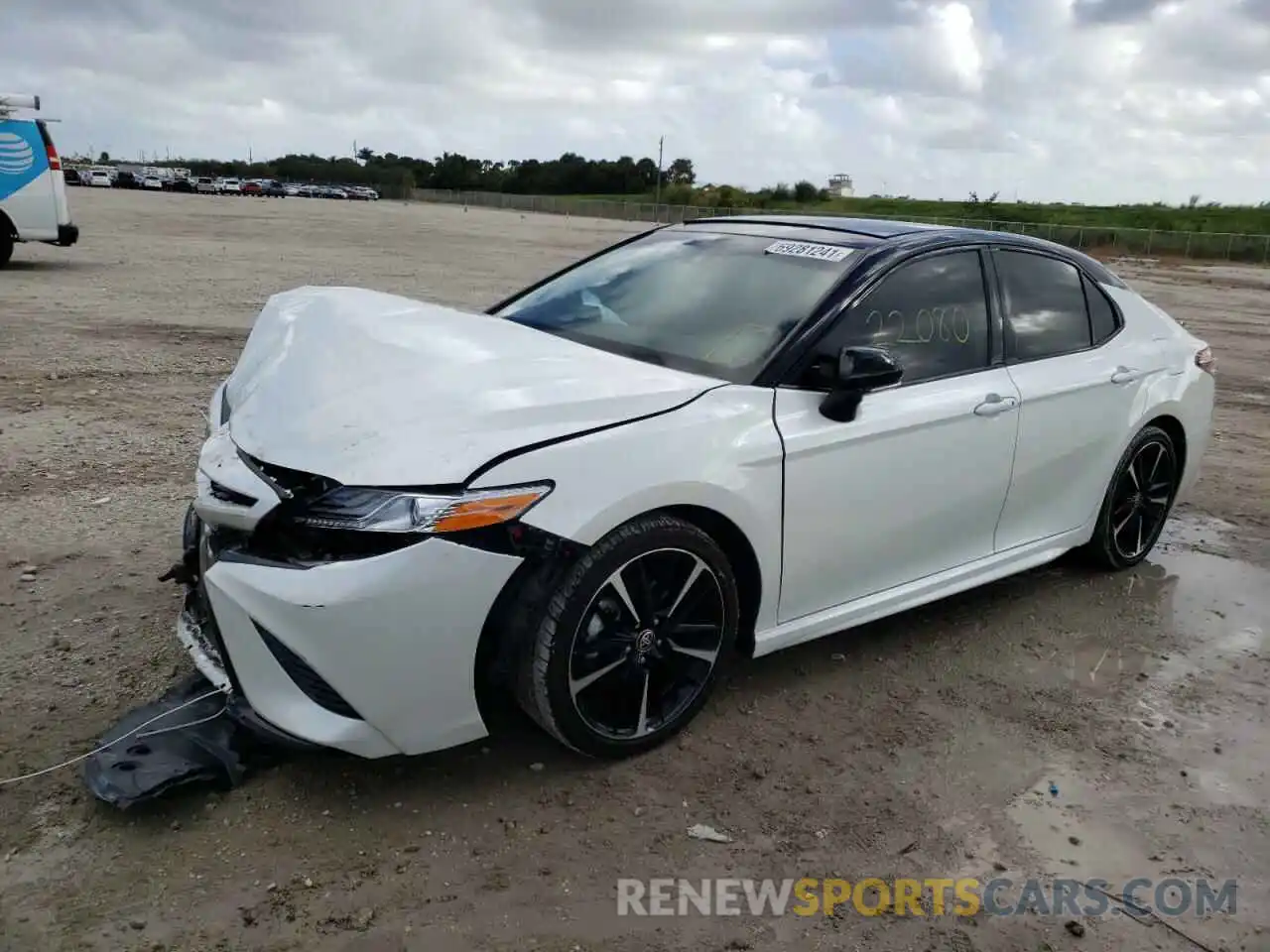 2 Photograph of a damaged car 4T1K61AK9LU375343 TOYOTA CAMRY 2020