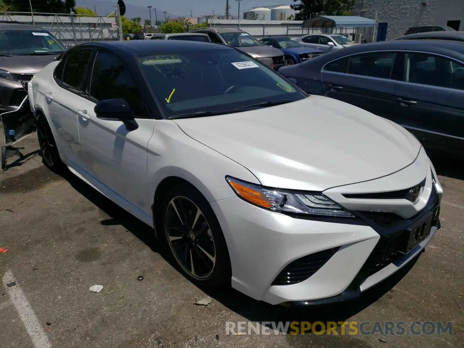 1 Photograph of a damaged car 4T1K61AK9LU376525 TOYOTA CAMRY 2020