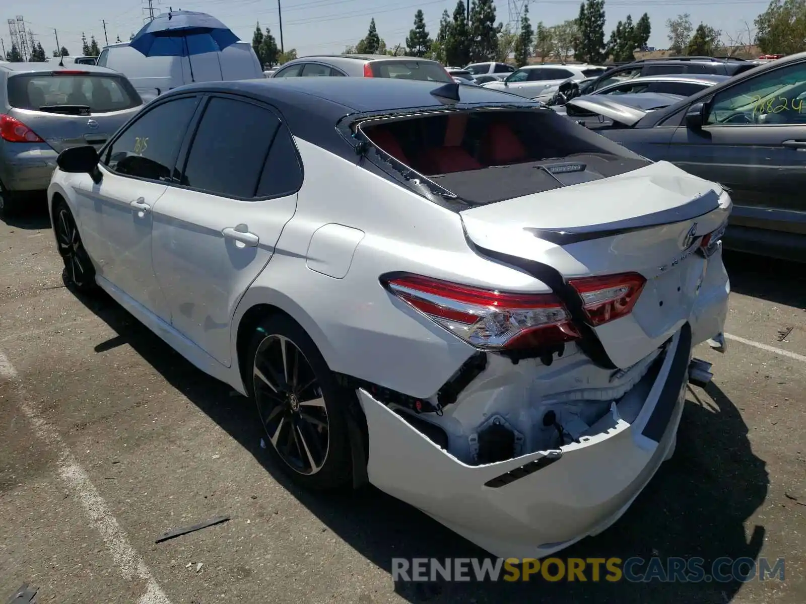 3 Photograph of a damaged car 4T1K61AK9LU376525 TOYOTA CAMRY 2020