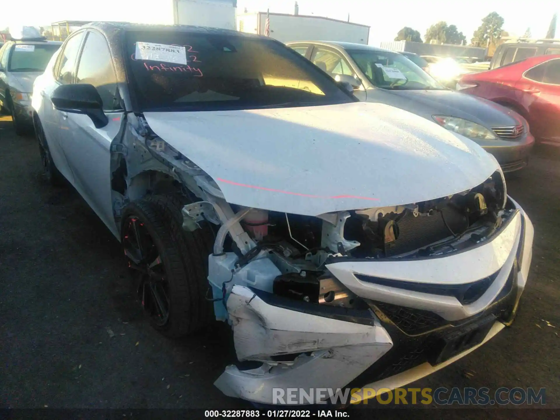 1 Photograph of a damaged car 4T1K61AK9LU377125 TOYOTA CAMRY 2020