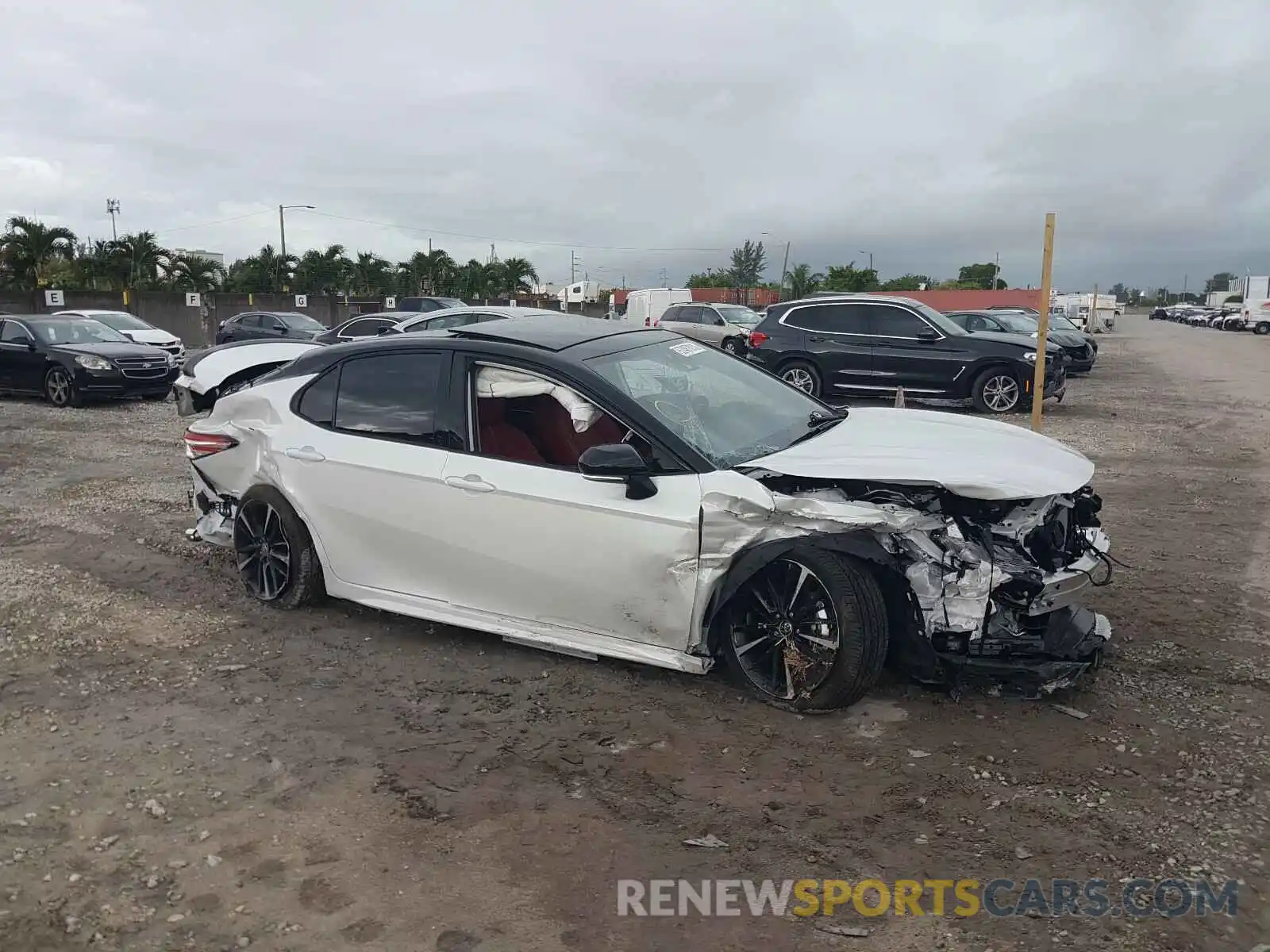 9 Photograph of a damaged car 4T1K61AK9LU382809 TOYOTA CAMRY 2020