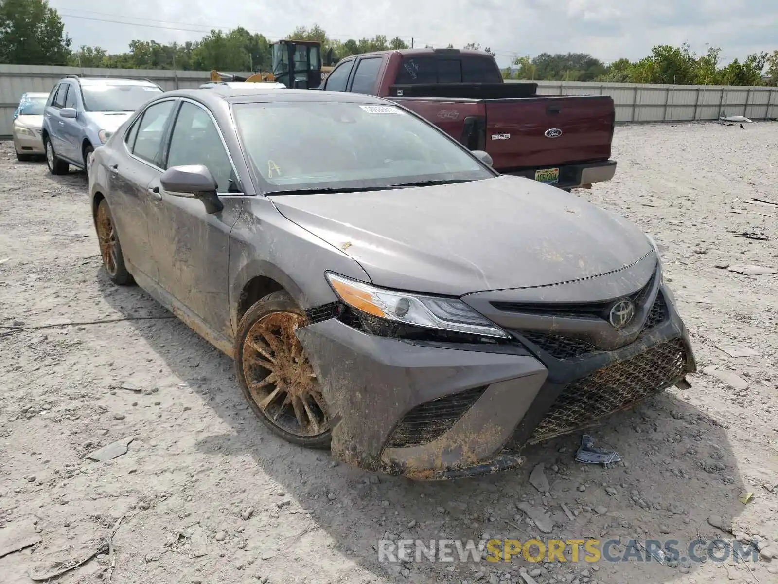 1 Photograph of a damaged car 4T1K61AK9LU385211 TOYOTA CAMRY 2020