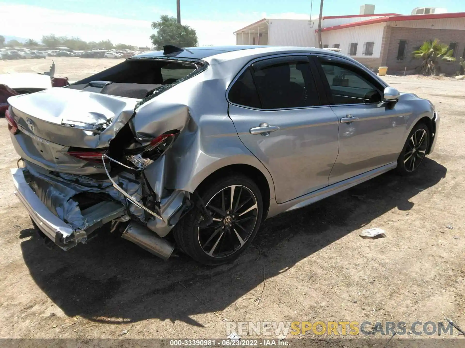 4 Photograph of a damaged car 4T1K61AK9LU390361 TOYOTA CAMRY 2020