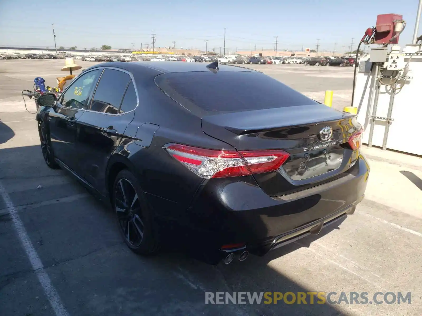 3 Photograph of a damaged car 4T1K61AK9LU393731 TOYOTA CAMRY 2020