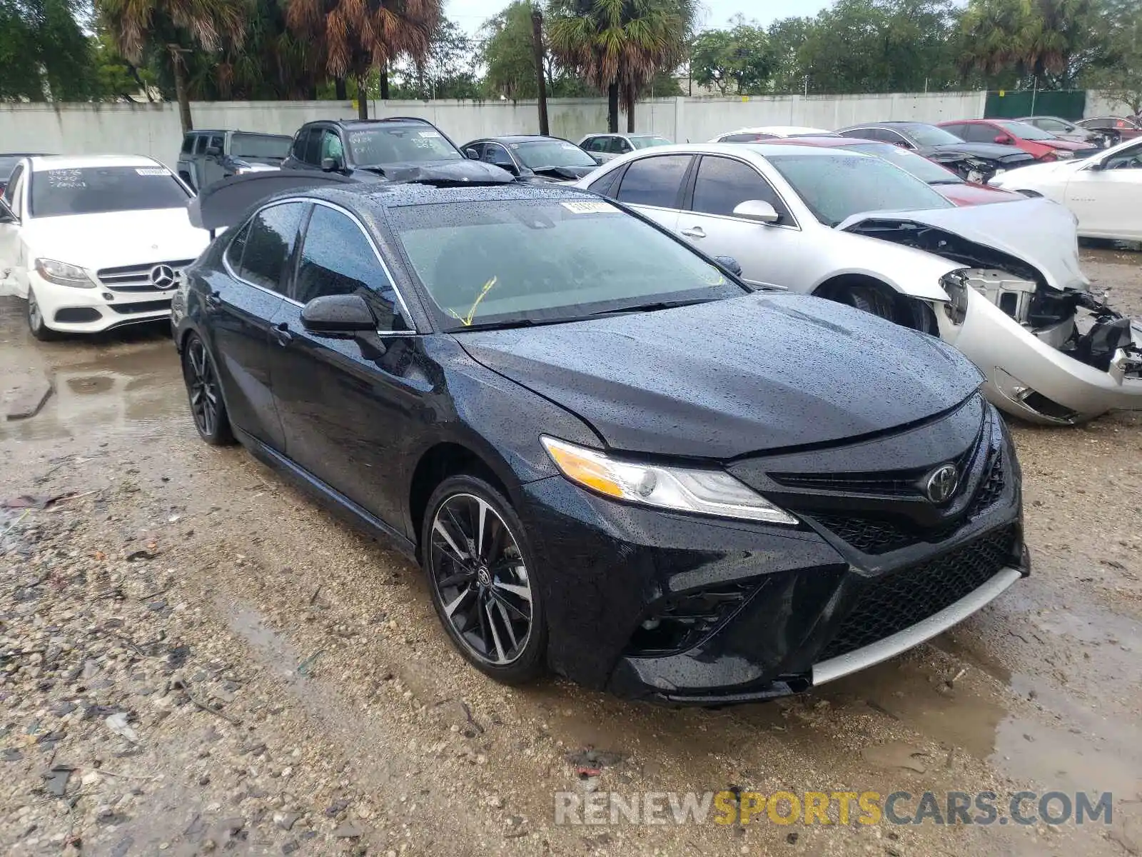 1 Photograph of a damaged car 4T1K61AK9LU398640 TOYOTA CAMRY 2020