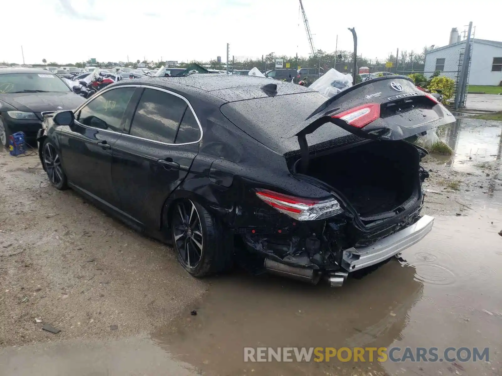 3 Photograph of a damaged car 4T1K61AK9LU398640 TOYOTA CAMRY 2020