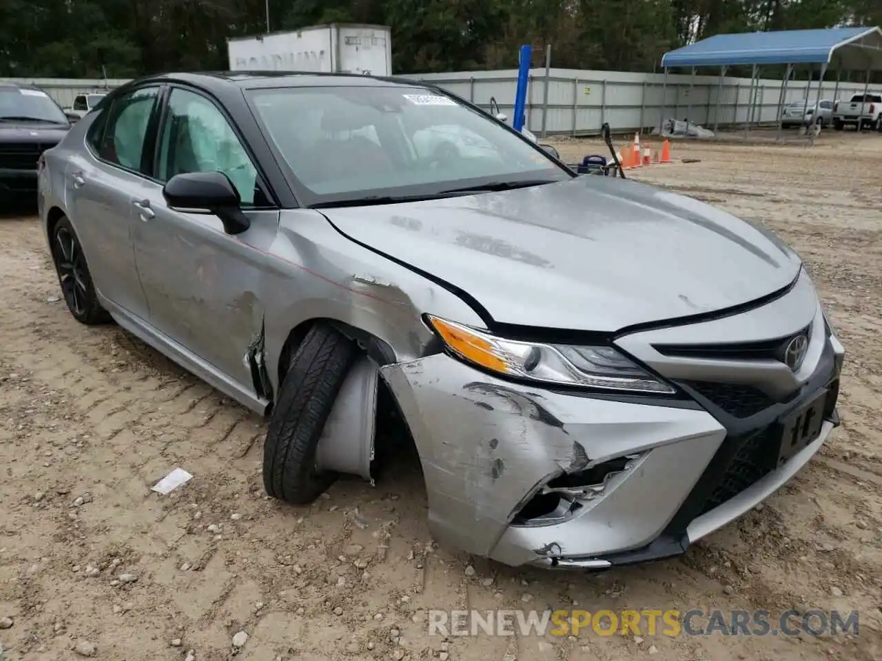 1 Photograph of a damaged car 4T1K61AK9LU400614 TOYOTA CAMRY 2020