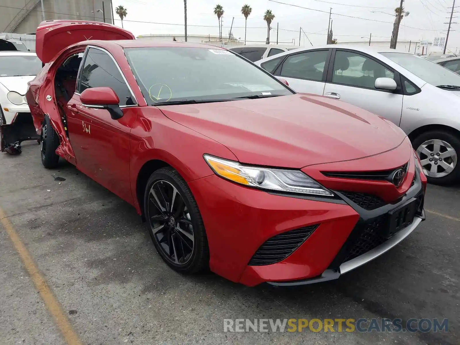 1 Photograph of a damaged car 4T1K61AK9LU401603 TOYOTA CAMRY 2020